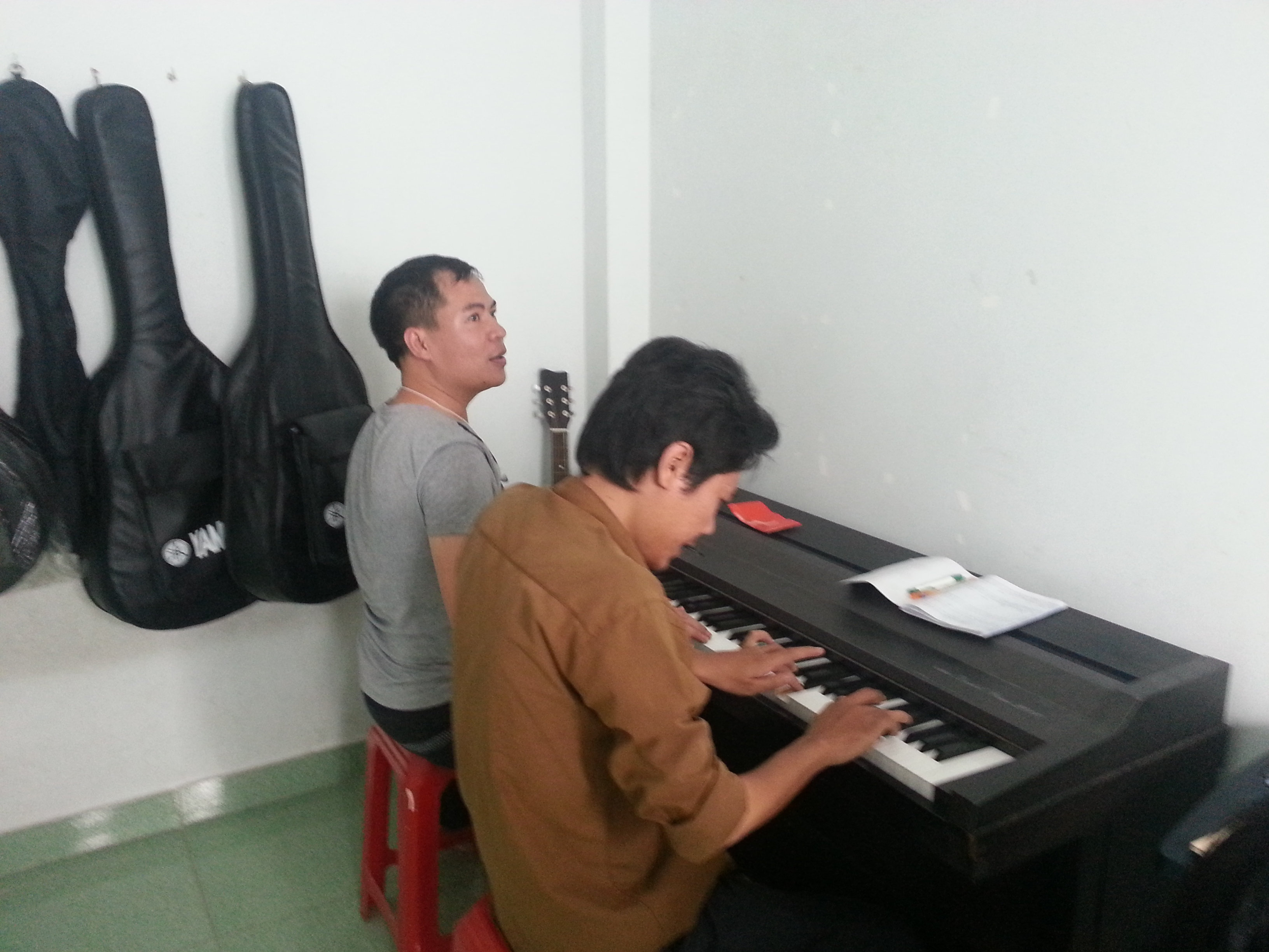 Tập đàn piano